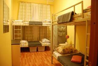 Гостиница Hostel GoodHoliday Санкт-Петербург Кровать в 4-местной общей женской комнате-1