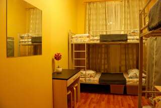 Гостиница Hostel GoodHoliday Санкт-Петербург Кровать в 4-местной общей женской комнате-2