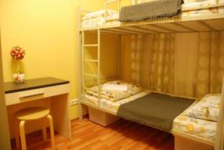 Гостиница Hostel GoodHoliday Санкт-Петербург Кровать в 4-местной общей женской комнате-3