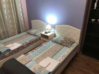 Гостиница Hostel GoodHoliday Санкт-Петербург Комната эконом №2-2