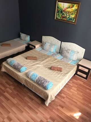 Гостиница Hostel GoodHoliday Санкт-Петербург Комната эконом №4-4