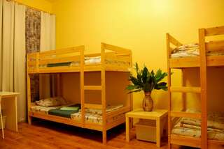 Гостиница Hostel GoodHoliday Санкт-Петербург Кровать в 8-местной общей мужской комнате-4
